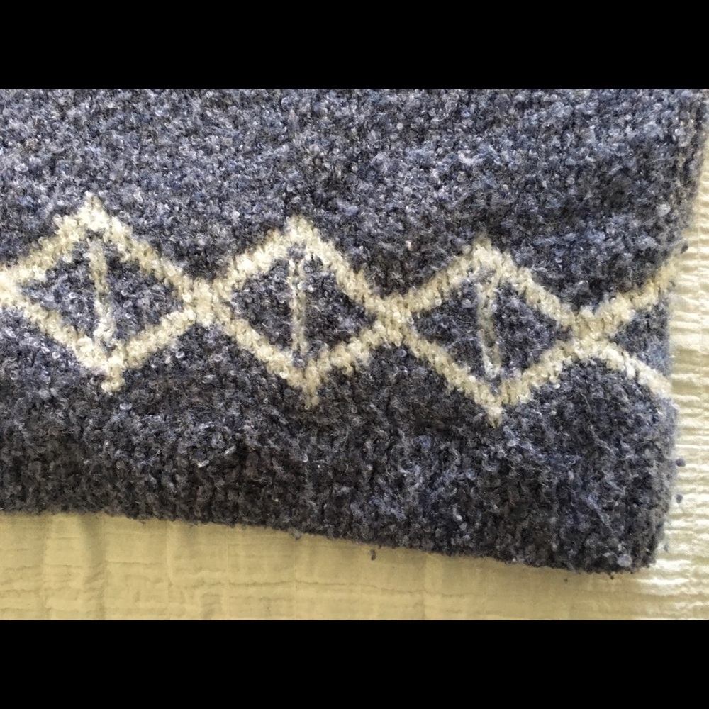 Hand Made/Knit Sweater - Picture 7 of 9